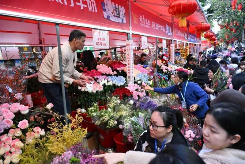 从“一季红”到“四季火” 场景创新激活消费动能 - 尚金合融投资管理