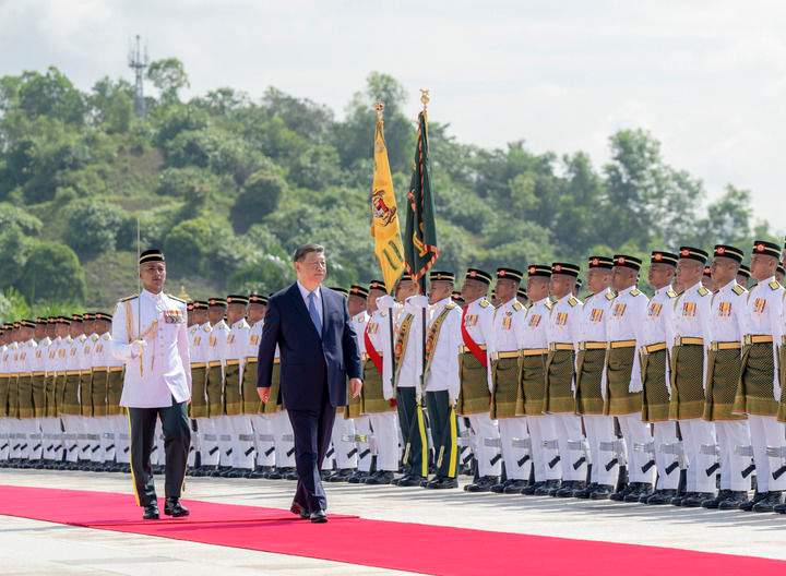 习近平会见马来西亚最高元首易卜拉欣(图3) 习近平会见马来西亚最高元首易卜拉欣(图3)
