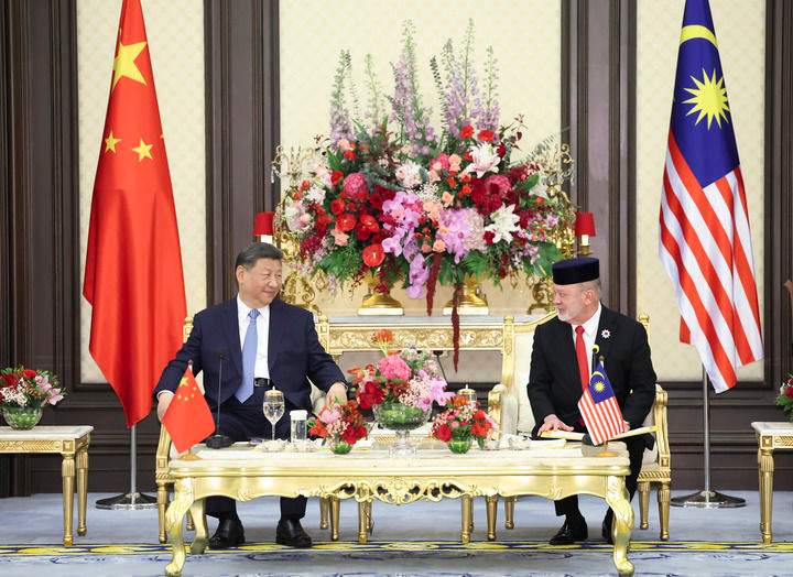 习近平会见马来西亚最高元首易卜拉欣(图4) 习近平会见马来西亚最高元首易卜拉欣(图4)