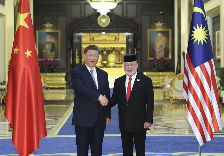 习近平会见马来西亚最高元首易卜拉欣(图5) 习近平会见马来西亚最高元首易卜拉欣(图5)