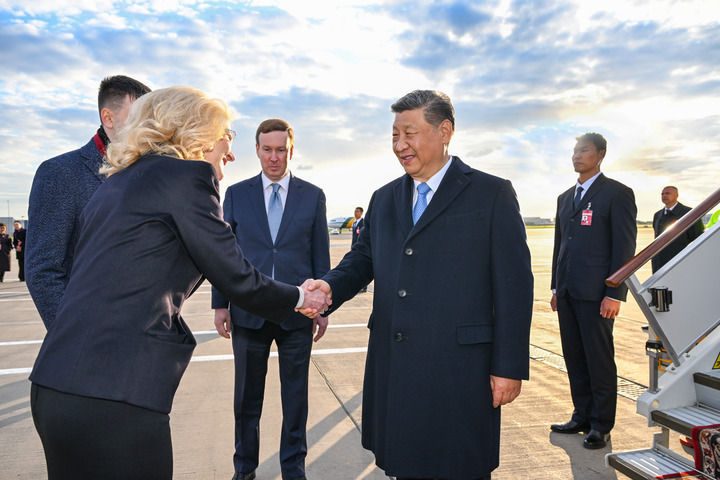 习近平抵达莫斯科对俄罗斯进行国事访问并出席纪念苏联伟大卫国战争胜利80周年庆典(图2) 习近平抵达莫斯科对俄罗斯进行国事访问并出席纪念苏联伟大卫国战争胜利80周年庆典(图2)