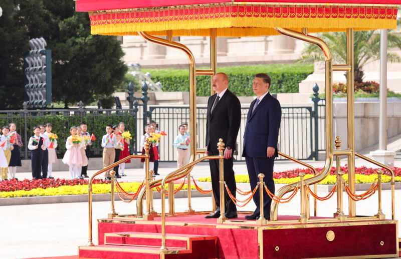 习近平同阿塞拜疆总统阿利耶夫会谈(图4)