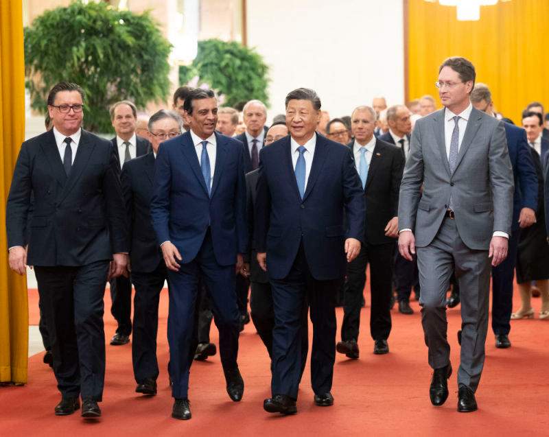 习近平会见国际工商界代表(图4)