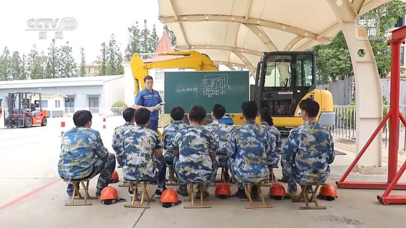 焦点访谈丨跨区域招聘、开设微专业……政校企协同发力破解就业难题(图12)