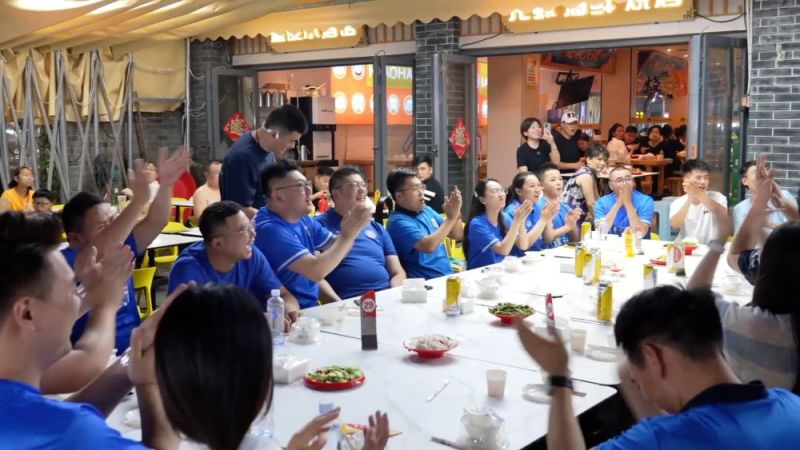 新华视点｜暑期消费“热”起来 多地业态创新点燃夏日经济引擎(图4)