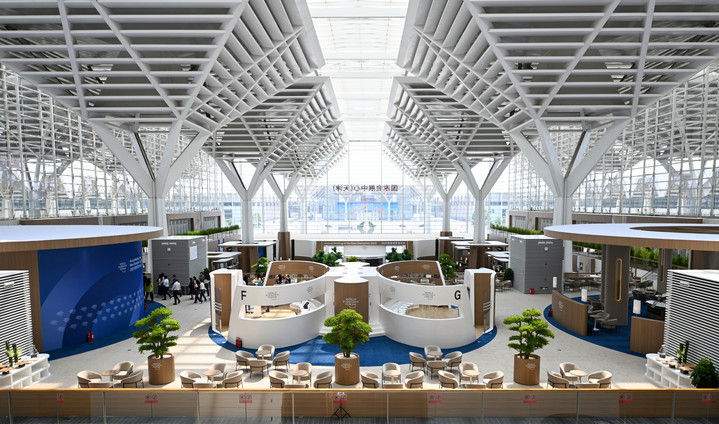 18年，夏季达沃斯论坛成世界经济前沿新领军者(图2)