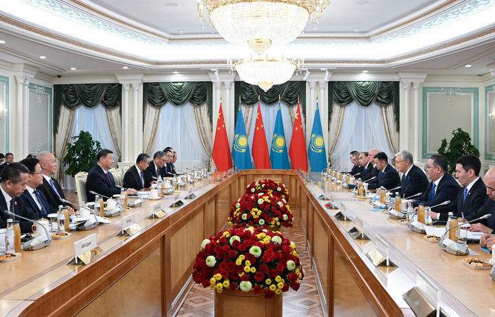 习近平同哈萨克斯坦总统托卡耶夫会谈(图2)