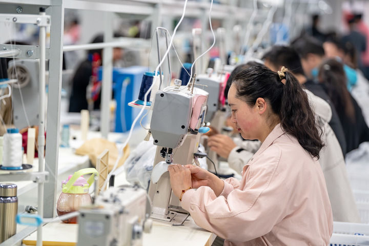 以高质量发展的确定性应对各种不确定性——中国经济圆桌会聚焦“四稳”(图11)