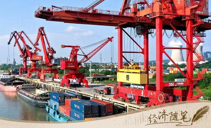 经济随笔丨中国经济靠什么“顶住了压力”？