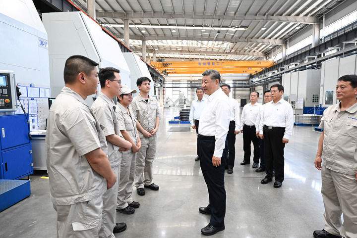 习近平：坚定信心推动高质量发展高效能治理 奋力谱写中原大地推进中国式现代化新篇章(图2)