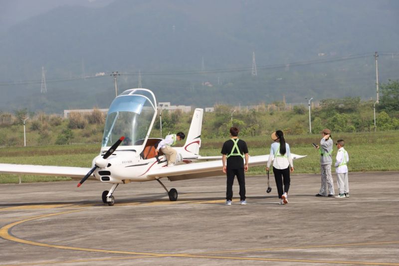 财经聚焦|“低空+旅游”如何激发消费新活力?(图2) 财经聚焦|“低空+旅游”如何激发消费新活力?(图2)