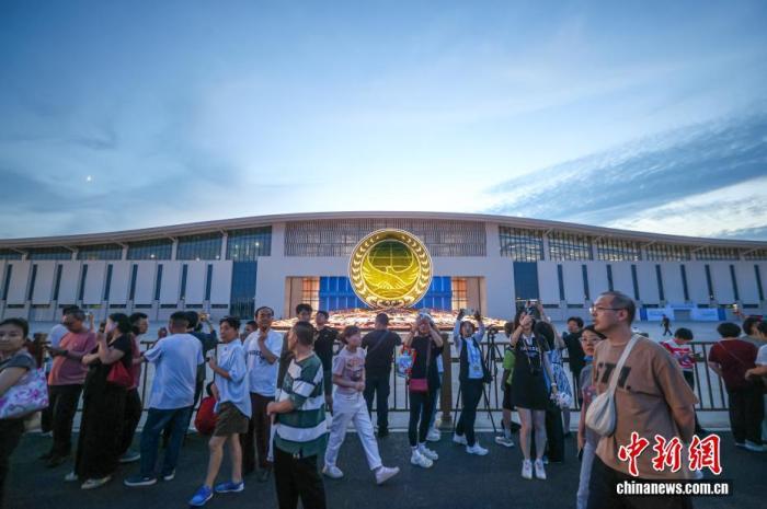 五年连跨三个大关，上合何以成中国外贸“新