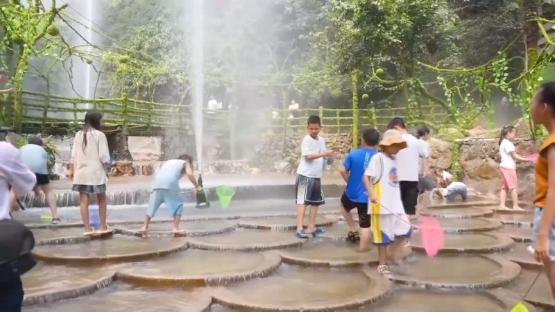 新华视点｜暑期文旅市场亮点纷呈：从清凉游到主题展 消费潜力持续释放(图2)