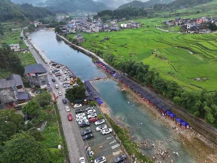 人气旺 文旅热 消费兴——中国暑期经济“热”力四射(图4)