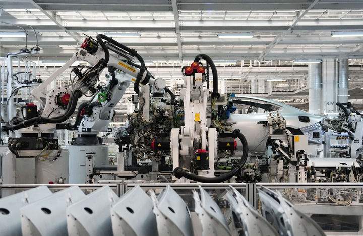 建起“超链接” 助力中国经济向新而行——“中国经济圆桌会”共话科技创新与产业创新深度融合(图2)