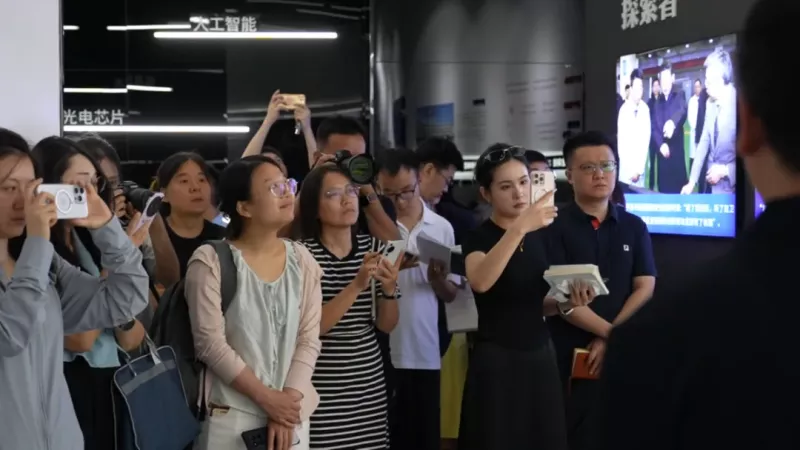 活力中国调研行·万千气象看陕西丨十年10倍增长！陕西554家硬科技企业的“追光”之路(图1)