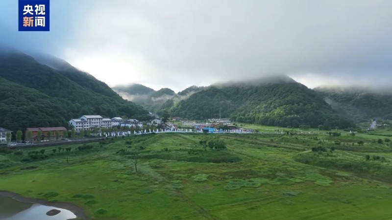 高温“烤”验催热“清凉经济” 避暑秘境+防晒科技走俏(图1)