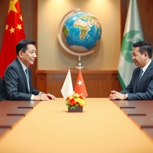 中国人民银行行长潘功胜会见世界银行行长彭安杰
